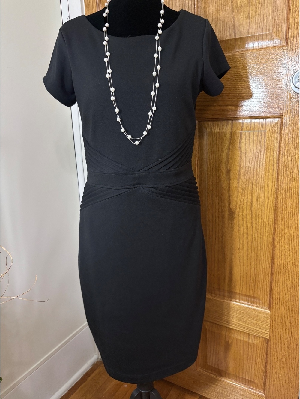 Ellen Tracy Black Sheath Dress Size 8 Short Sleeve